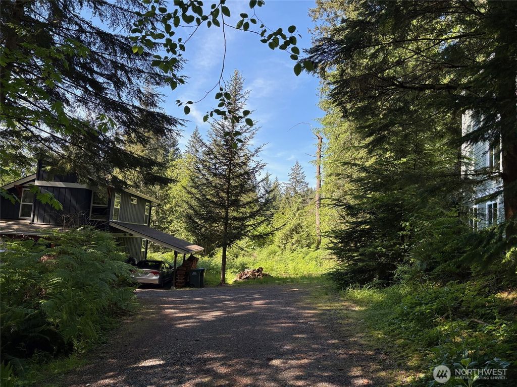 Photo of 4 Louise View Drive, Bellingham, WA 98229 (MLS # 2533150)