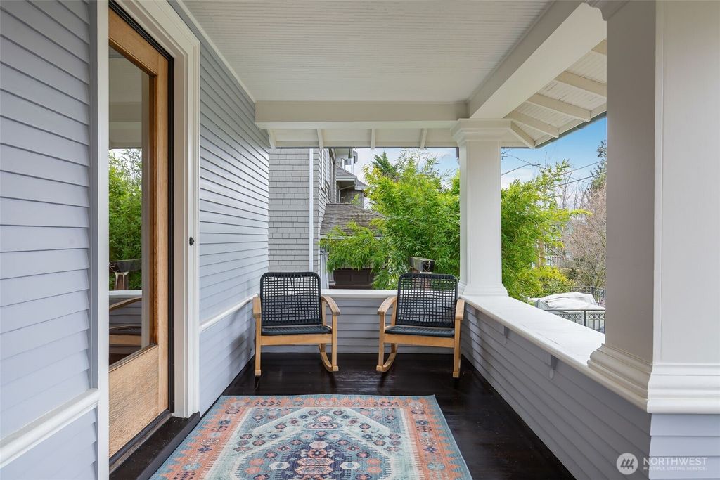 Photo of 922 12th Avenue E, Seattle, WA 98102 (MLS # 2333737)