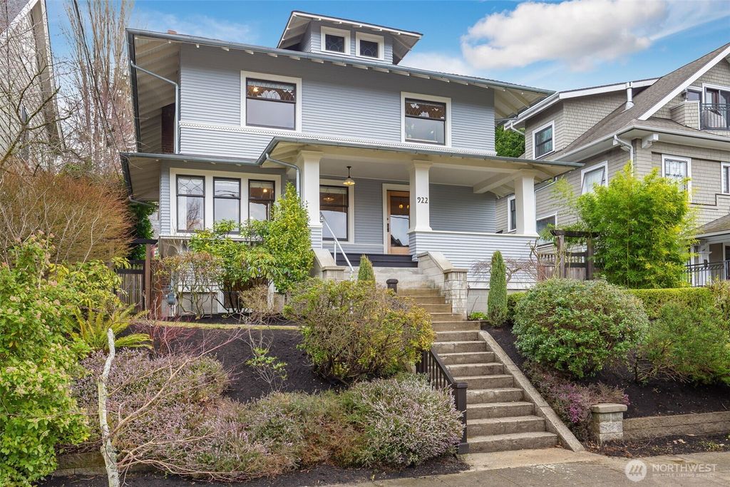 Photo of 922 12th Avenue E, Seattle, WA 98102 (MLS # 2333737)