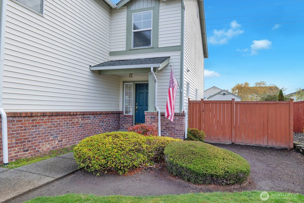 Photo of 166 Glennwood Place SE, Renton, WA 98056 (MLS # 2458194)