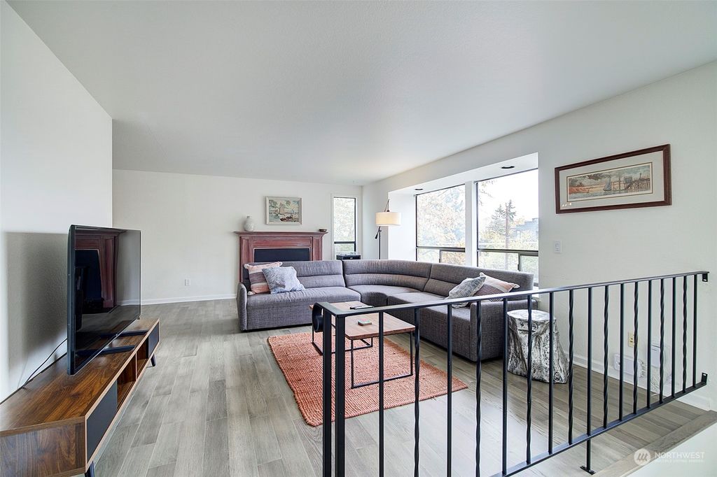 Photo of 131 NW 55th Street, Seattle, WA 98107 (MLS # 2309204)
