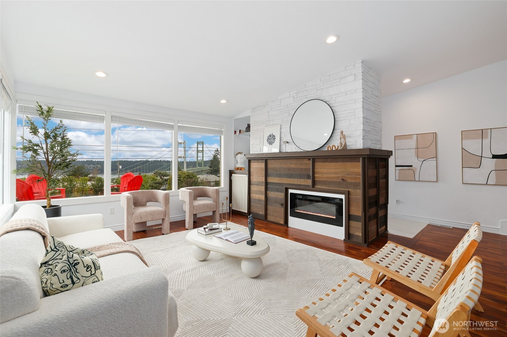 1307 N Cascade Avenue