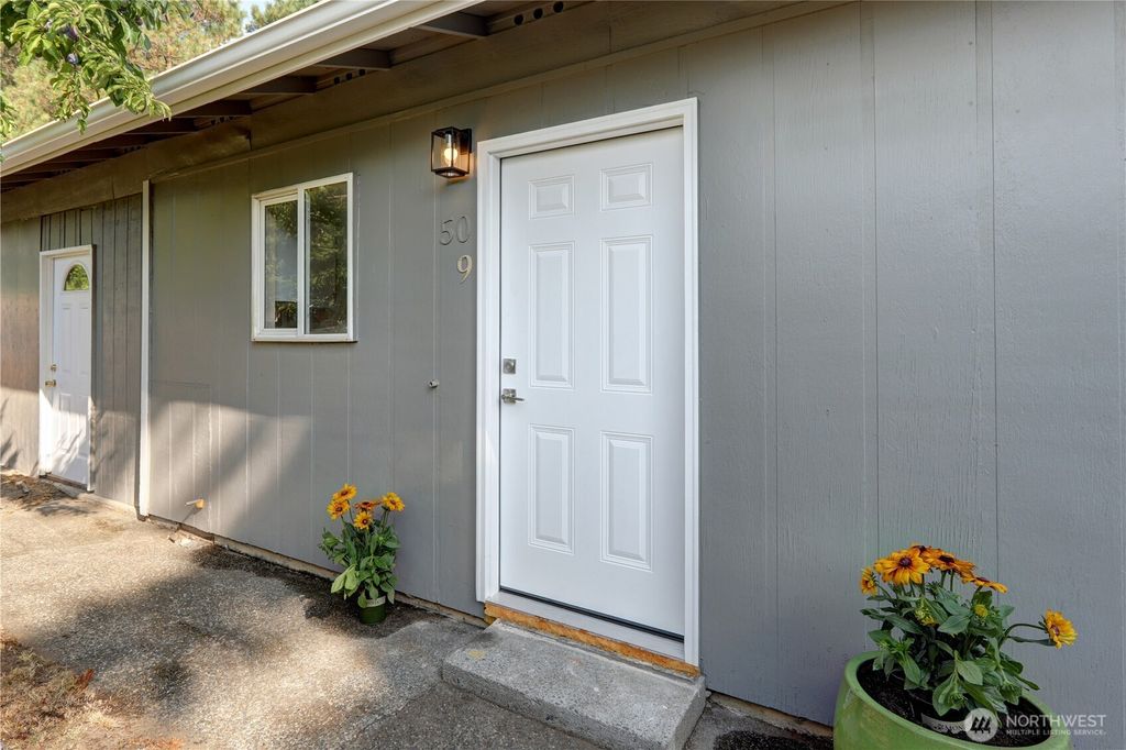 Photo of 507 L Street SE, Auburn, WA 98002 (MLS # 2434664)