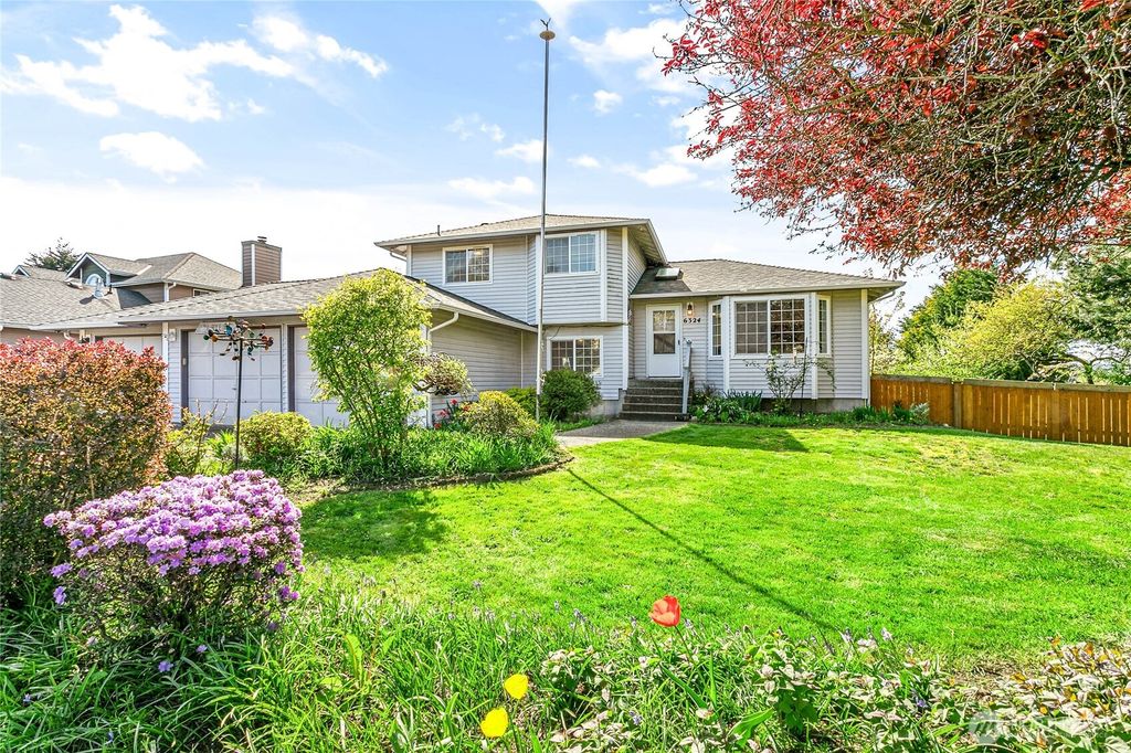 Photo of 6324 69th Drive NE, Marysville, WA 98270 (MLS # 2347720)