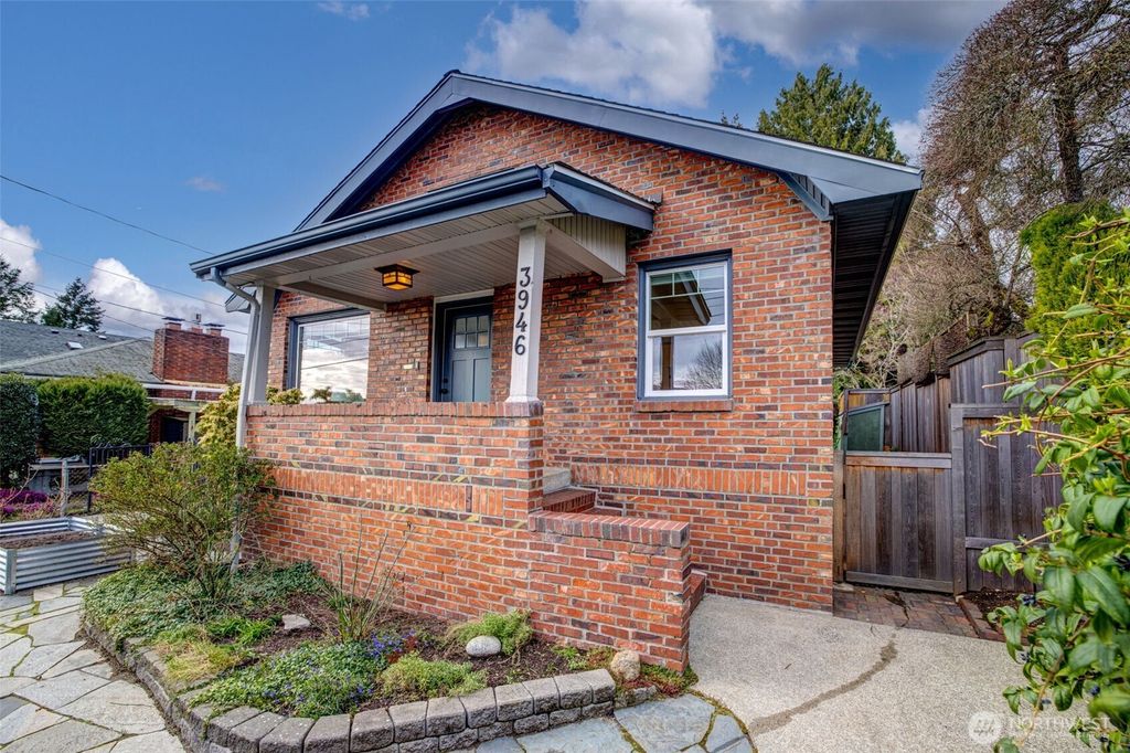 Photo of 3946 SW Kenyon St, Seattle, WA 98136 (MLS # 2345606)