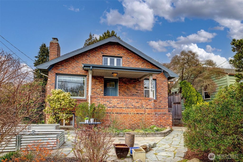 Photo of 3946 SW Kenyon St, Seattle, WA 98136 (MLS # 2345606)
