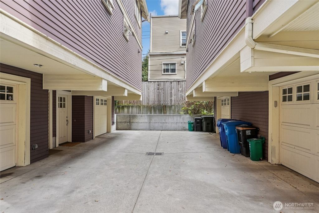 Photo of 527 11th Avenue E #B, Seattle, WA 98102 (MLS # 2422559)