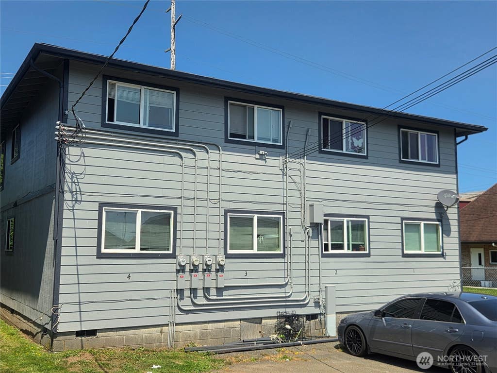 Photo of 309 E 2nd ST, Aberdeen, WA 98520 (MLS # 2554246)