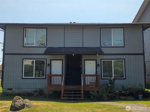 Photo of 309 E 2nd ST, Aberdeen, WA 98520 (MLS # 2554246)