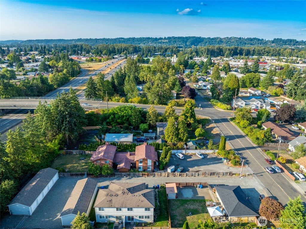 Photo of 718 10th Street SE, Puyallup, WA 98372 (MLS # 2460255)