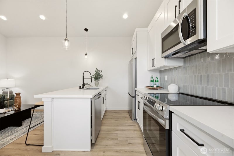 2018 Oakes Avenue C