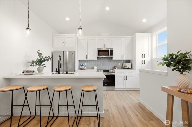 2018 Oakes Avenue C