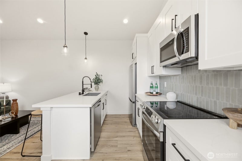 2018 Oakes Avenue C