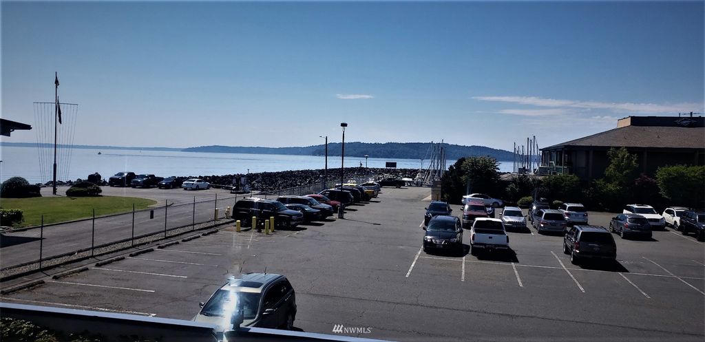 Photo of 601 S 227th Street #203S, Des Moines, WA 98198 (MLS # 1927098)