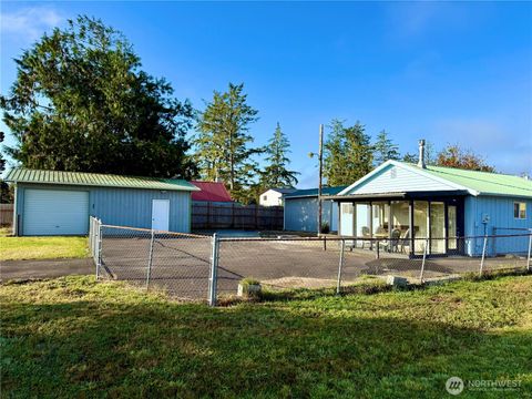Photo of 331 N Melbourne Street, Westport, WA 98595 (MLS # 2433836)