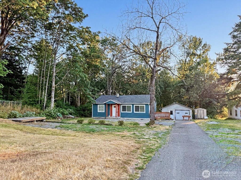 Photo of 16457 113th Avenue SE, Renton, WA 98055 (MLS # 2561299)