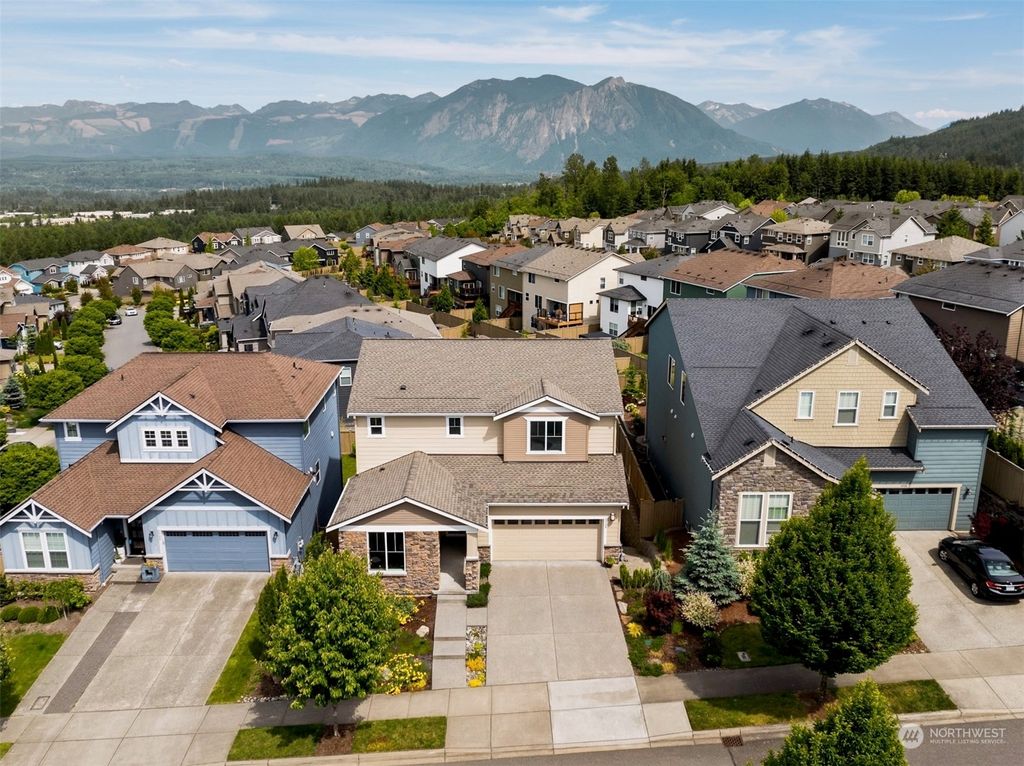 Photo of 8924 Satterlee Avenue SE, Snoqualmie, WA 98065 (MLS # 2257945)