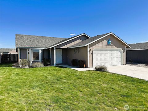 Photo of 1015 S 10th Avenue, Othello, WA 99344 (MLS # 2502076)
