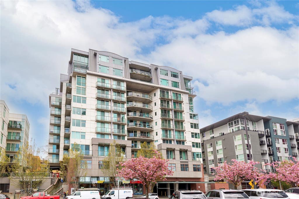 Photo of 1188 106th Avenue NE #324, Bellevue, WA 98004 (MLS # 2571163)
