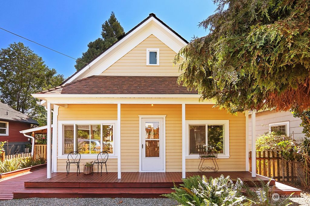 Photo of 6232 Carleton Avenue S, Seattle, WA 98108 (MLS # 2138841)