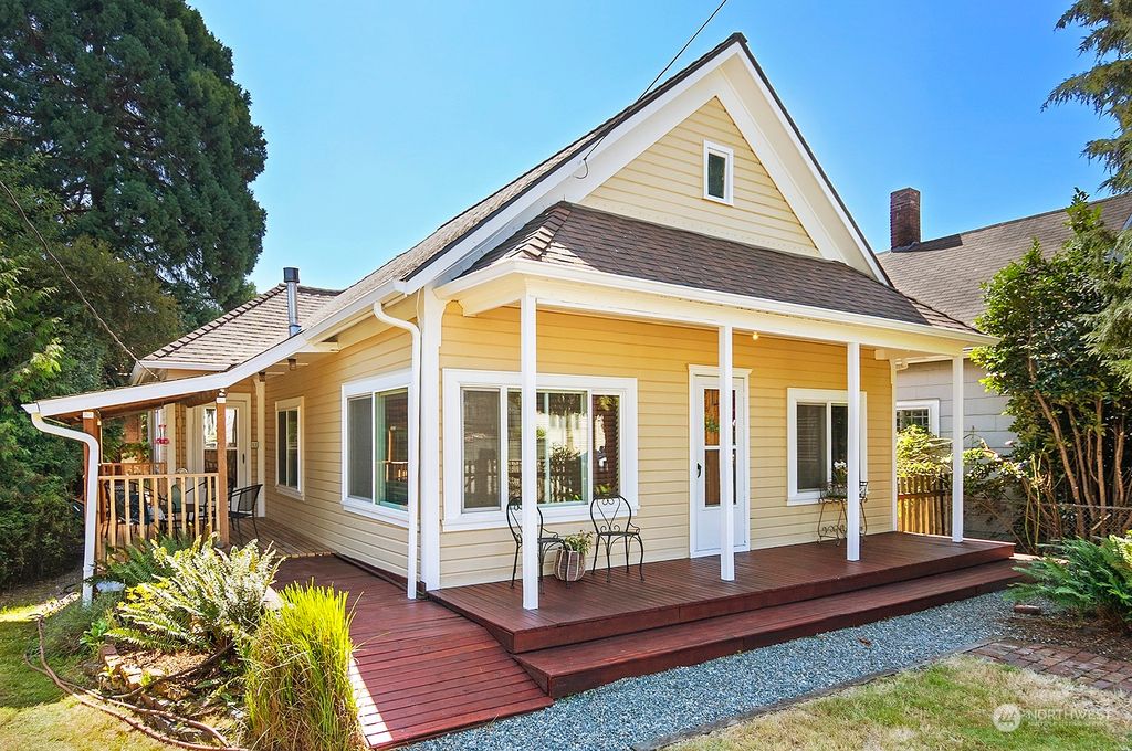 Photo of 6232 Carleton Avenue S, Seattle, WA 98108 (MLS # 2138841)