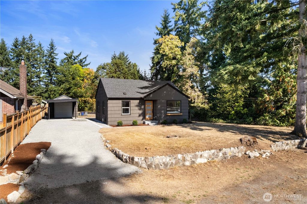 Photo of 216 SW 131st Street, Burien, WA 98146 (MLS # 2438119)