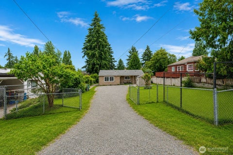 Photo of 819 SW 134th Street SW, Burien, WA 98146 (MLS # 2568013)