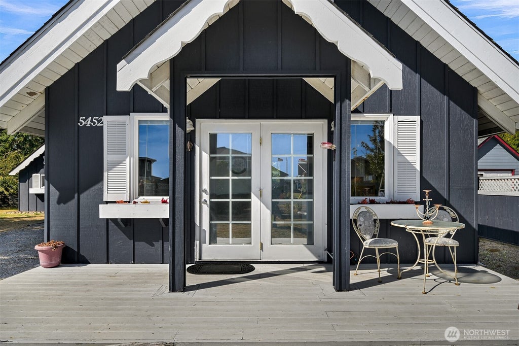 Photo of 5452 Tsawwassen Loop, Blaine, WA 98230 (MLS # 2586081)