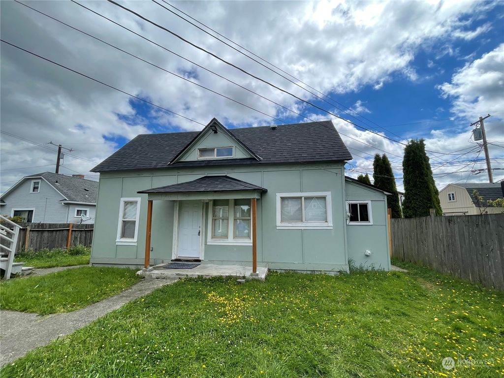 Photo of 1705 Lombard Avenue, Everett, WA 98201 (MLS # 2235781)