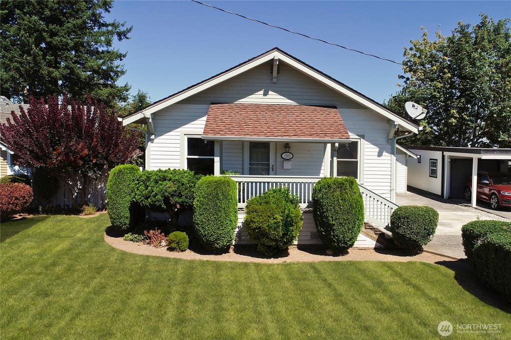 Photo of 1565 Sorenson Avenue, Enumclaw, WA 98022 (MLS # 2572392)