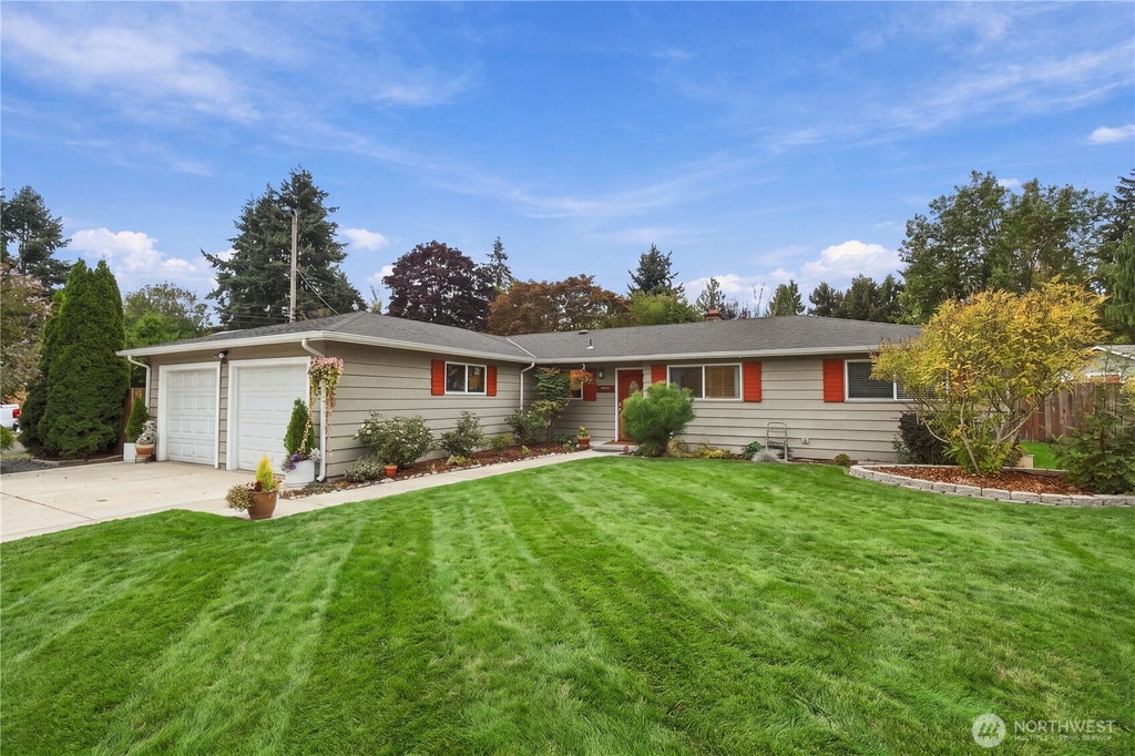 Photo of 15403 Corliss Place N, Shoreline, WA 98133 (MLS # 2591981)