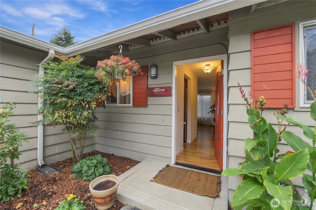 Photo of 15403 Corliss Place N, Shoreline, WA 98133 (MLS # 2591981)