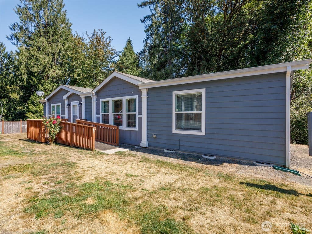 Photo of 2090 E Crestview Drive, Shelton, WA 98584 (MLS # 2573928)