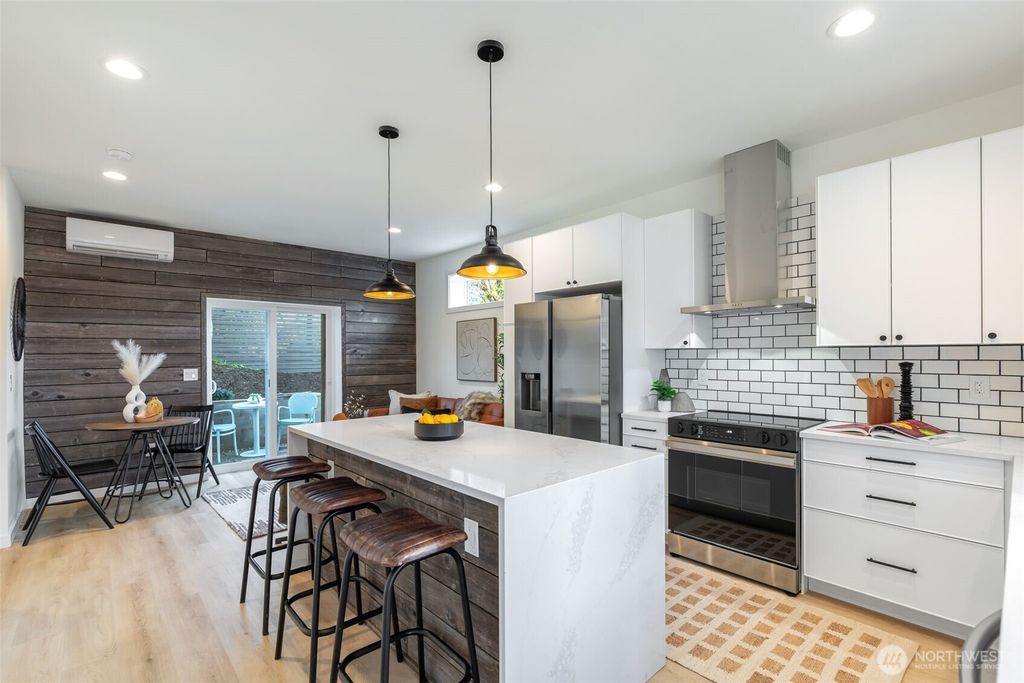 Photo of 1556 S Pearl Street #B, Seattle, WA 98108 (MLS # 2476594)