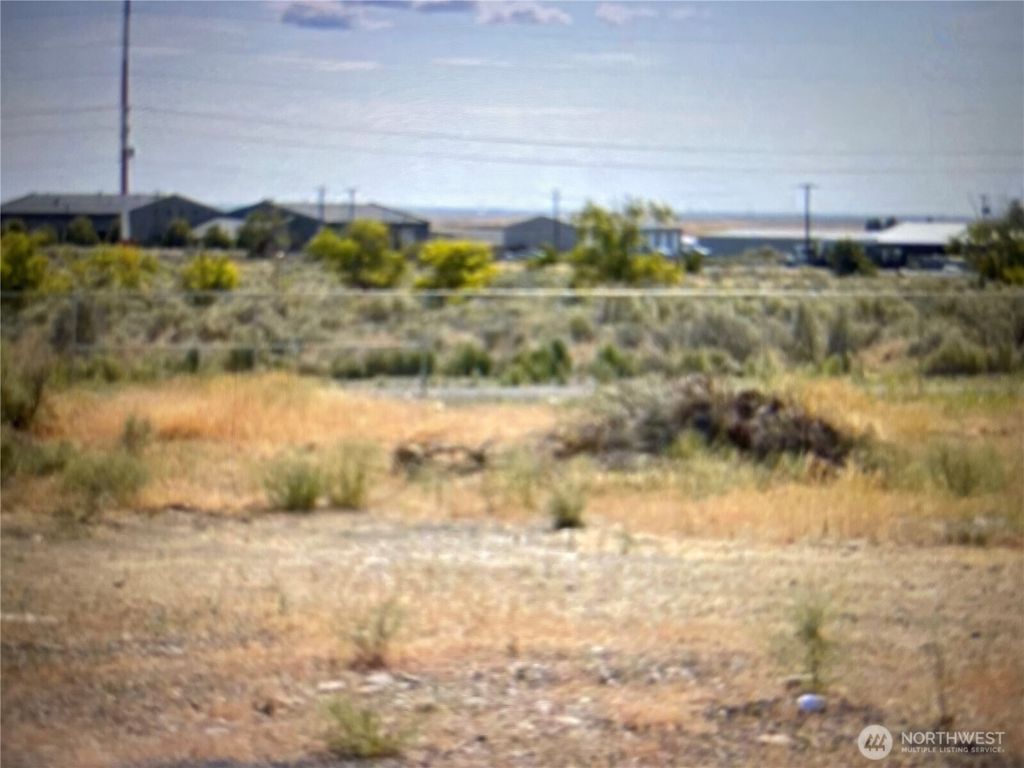 Photo of 222 Parkside Pl, Ephrata, WA 98823 (MLS # 2496106)