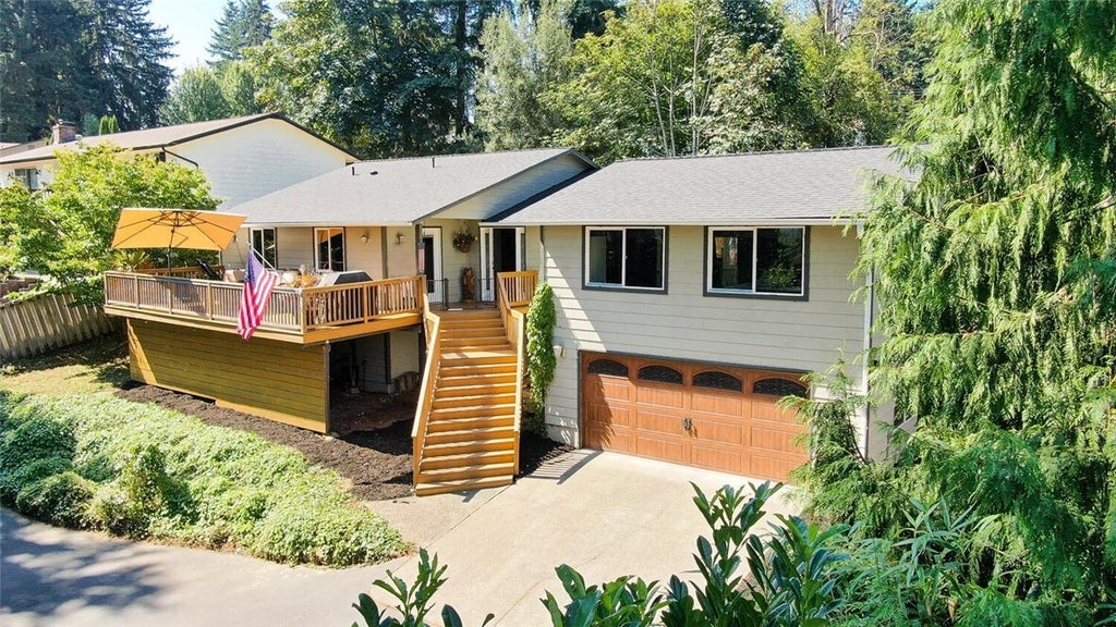 Photo of 14629 204th Avenue SE, Renton, WA 98059 (MLS # 2598521)