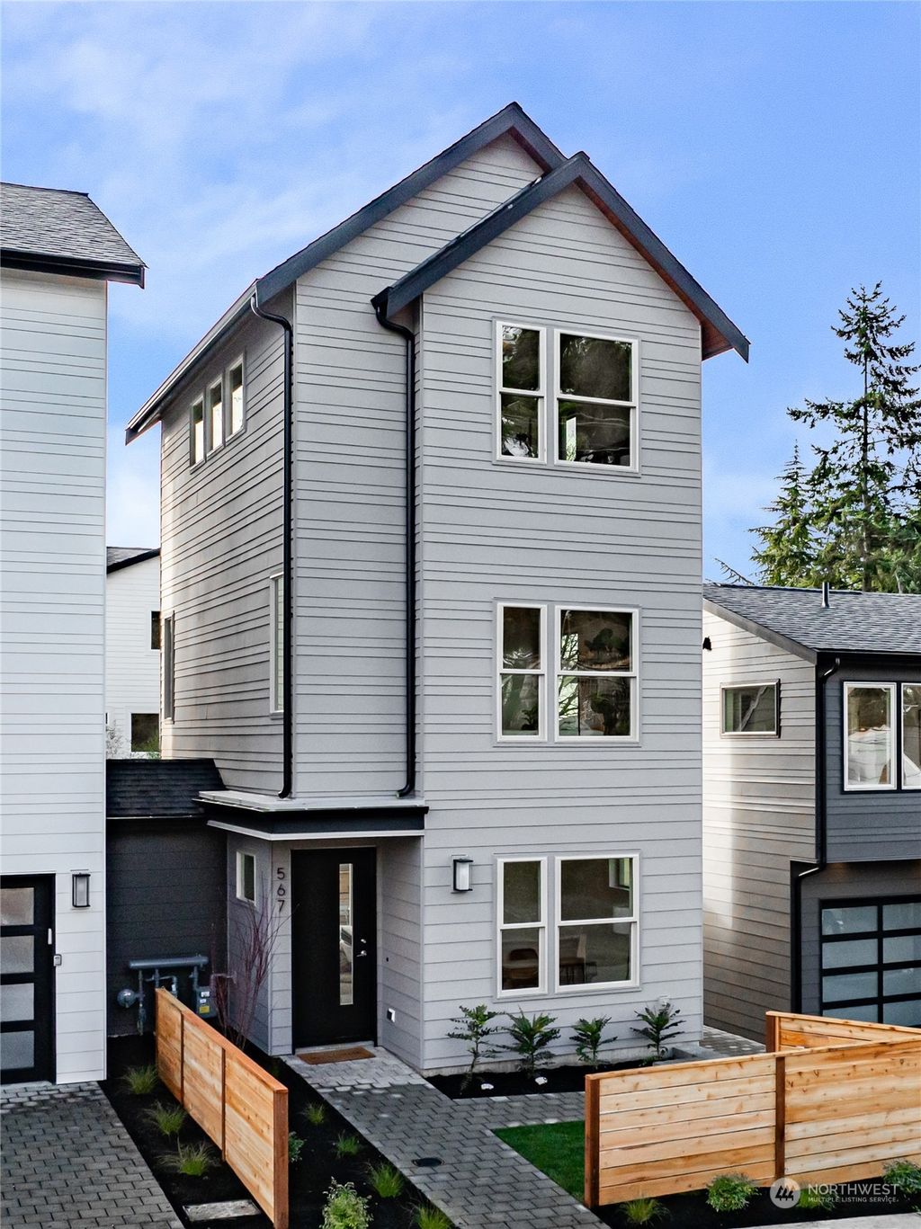 Photo of 567 NE 90th Street, Seattle, WA 98115 (MLS # 2196351)