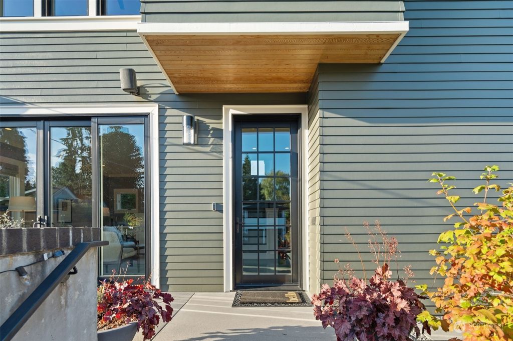 Photo of 216 Newton Street, Seattle, WA 98109 (MLS # 2290116)