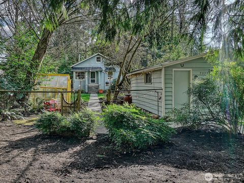 Photo of 2337 NE 86th Street, Seattle, WA 98115 (MLS # 2485218)