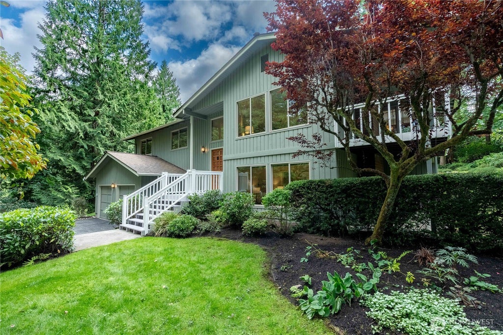 Photo of 21415 SE 16th Place, Sammamish, WA 98075 (MLS # 2554581)