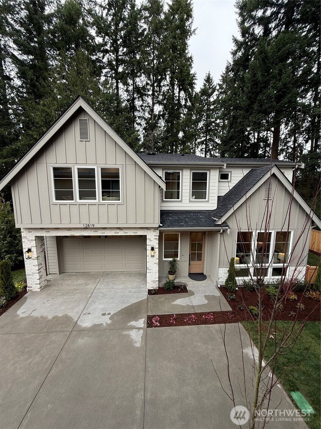 Photo of 12819 NE 65th Lane, Kirkland, WA 98033 (MLS # 2465154)