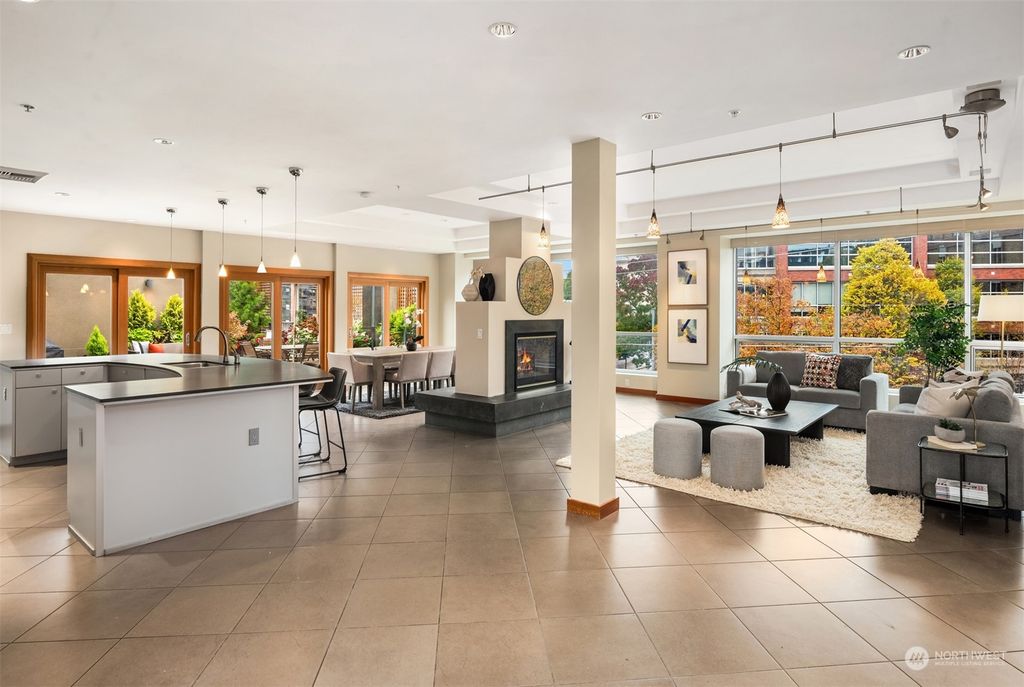 Photo of 812 E Union Street #4, Seattle, WA 98122 (MLS # 2170345)