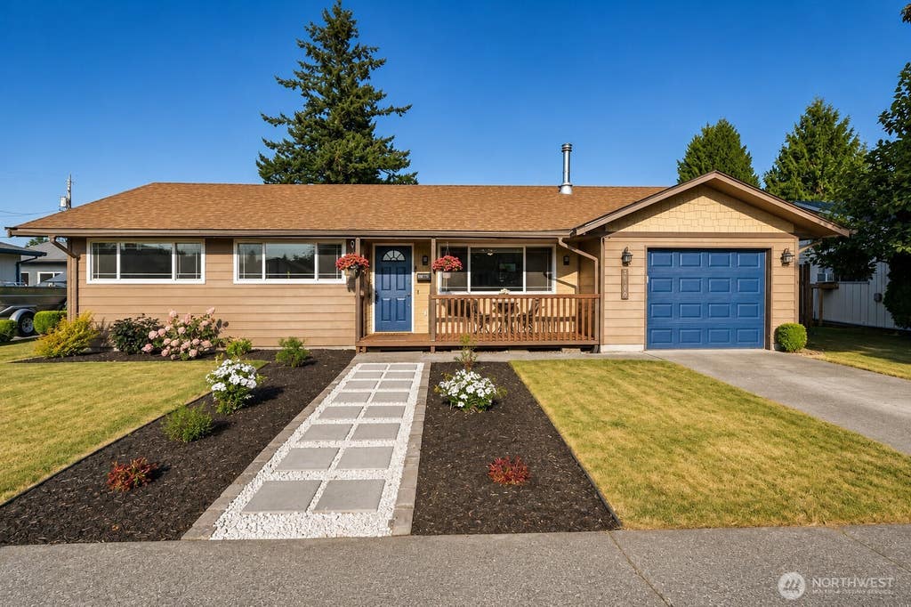 Photo of 1163 Garfield Street, Enumclaw, WA 98022 (MLS # 2569535)