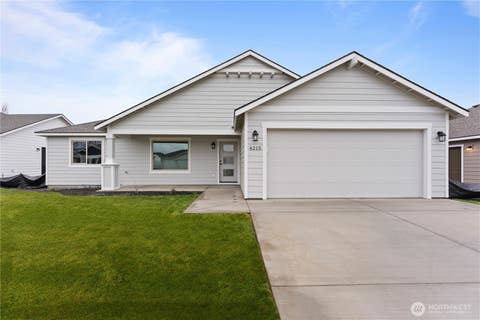 Photo of 4215 W Sandy Court, Moses Lake, WA 98837 (MLS # 2542156)