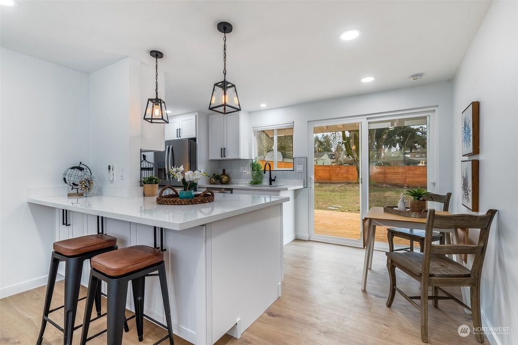 Photo of 30562 4th Avenue SW, Federal Way, WA 98023 (MLS # 2024318)