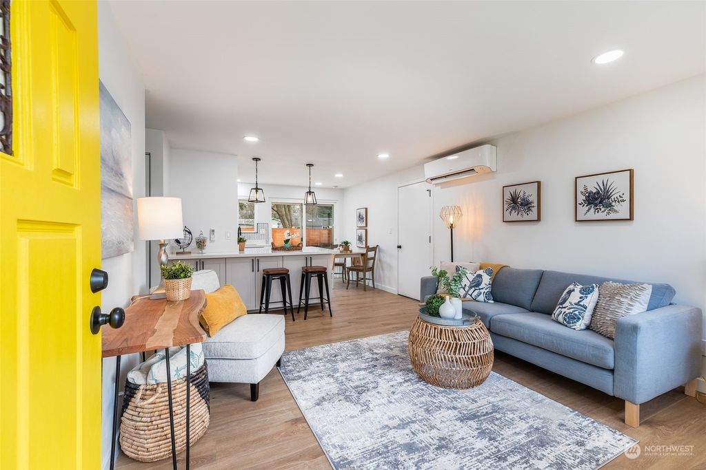 Photo of 30562 4th Avenue SW, Federal Way, WA 98023 (MLS # 2024318)