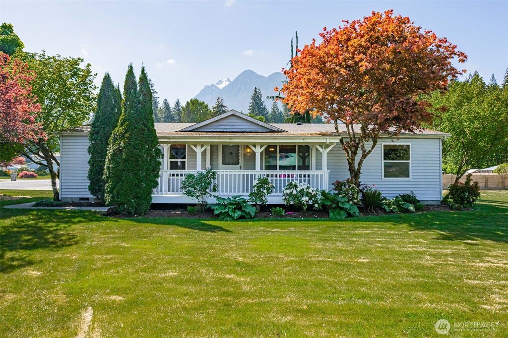 Photo of 459 Commercial Avenue, Darrington, WA 98241 (MLS # 2518067)