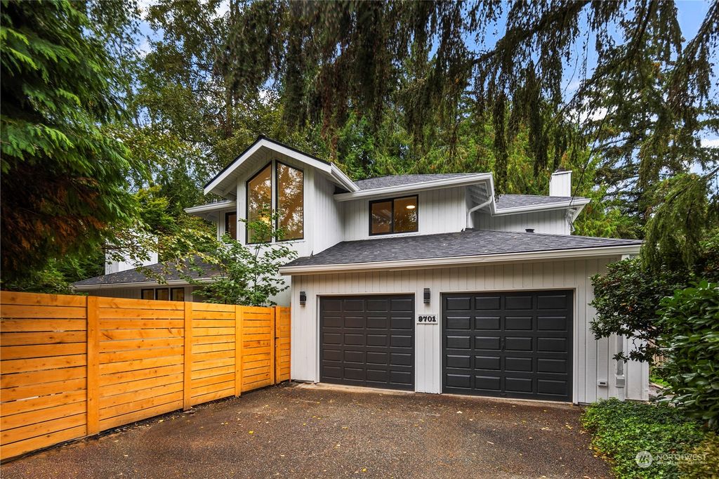 Photo of 9701 45th Avenue NE, Seattle, WA 98115 (MLS # 2295045)