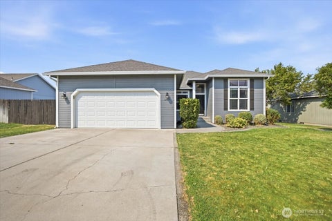 Photo of 1207 Tomich Avenue, Richland, WA 99352 (MLS # 2569385)