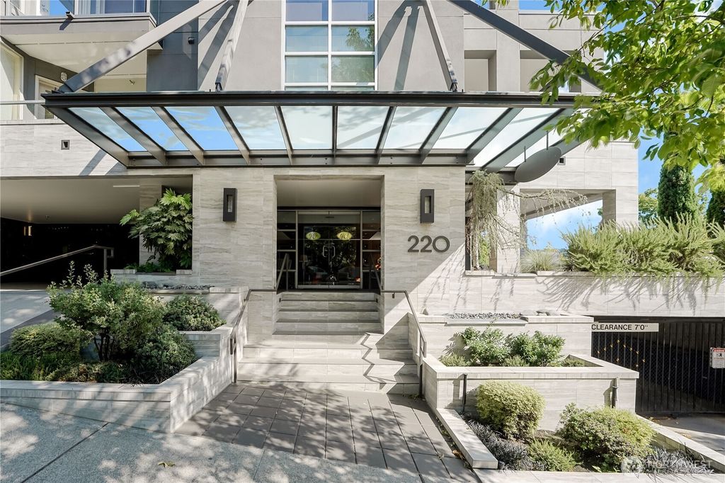 Photo of 220 1st Street #408, Kirkland, WA 98033 (MLS # 2434632)